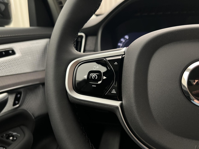 Volvo XC90 T8 AWD RECHARGE DARK PLUS AUT