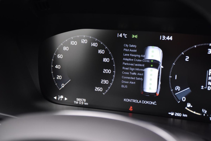 Volvo XC60 D4 AWD MOMENTUM REZERVACE 2.0 d Momentum