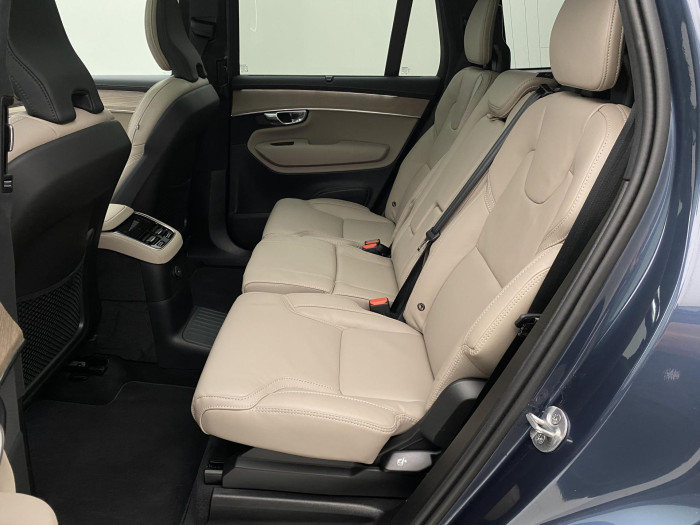 Volvo XC90 T8 AWD RECHARGE DARK ULTRA 7