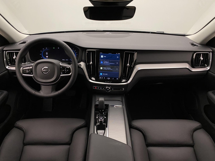 Volvo V60 B4 PLUS DARK AUT 1.maj