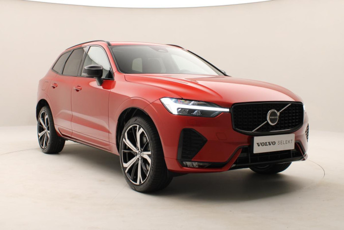 Volvo XC60 B4 PLUS DARK AUT 1.maj