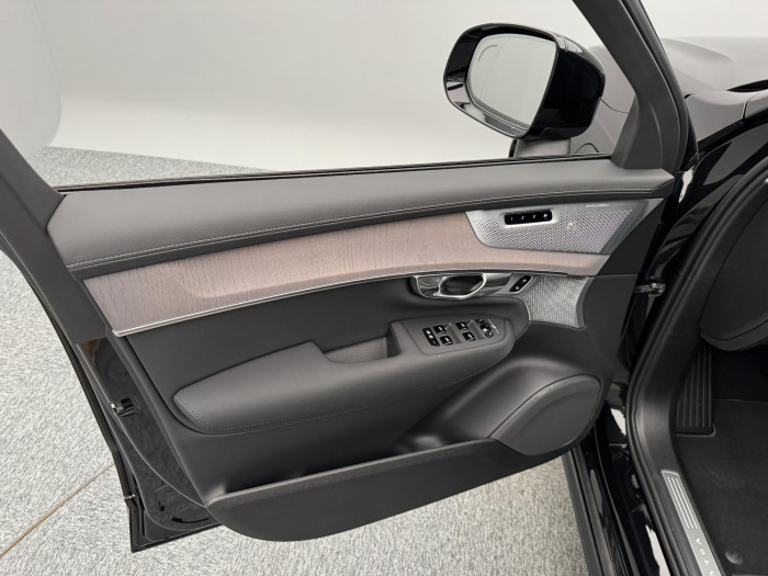 Volvo XC90 T8 AWD RECHARGE DARK ULTRA 7