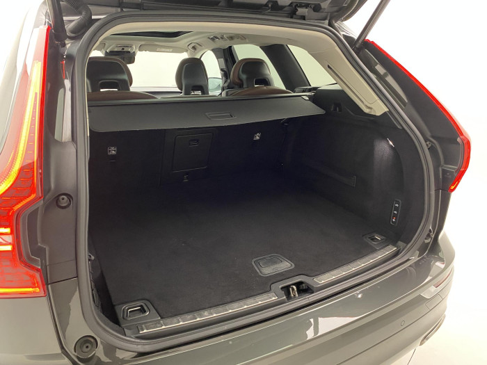 Volvo XC60 T6 AWD INSCRIPTION AUT CZ