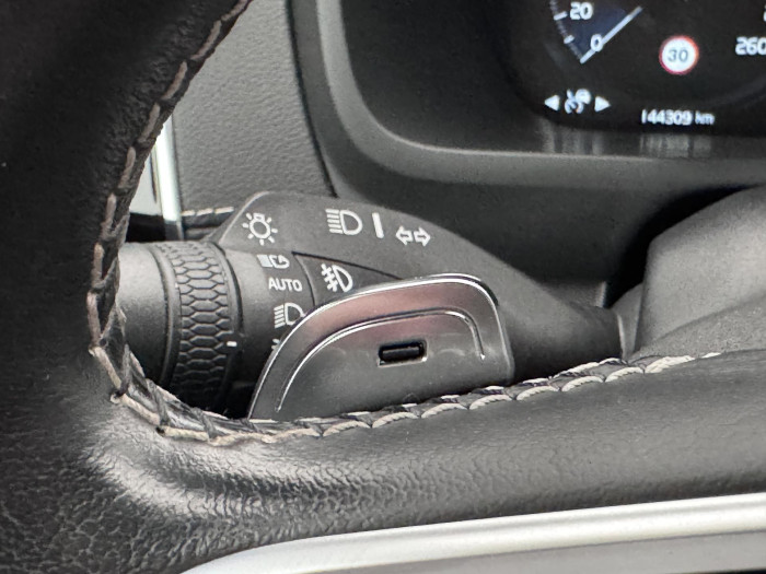 Volvo XC90 B5 AWD R-DESIGN AUT