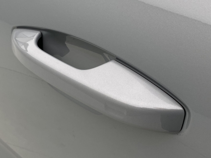 Volvo XC40 B3 AUT DARK PLUS