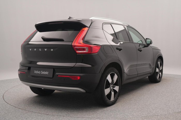 Volvo XC40 B4 MOMENTUM PRO CZ 1.maj 2.0 Momentum