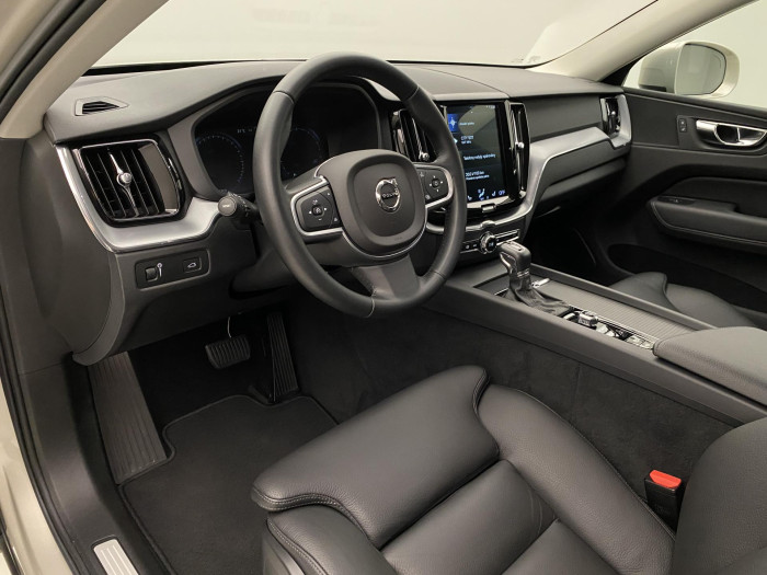 Volvo XC60 T5 AWD MOMENTUM AUT 2.0 Momentum