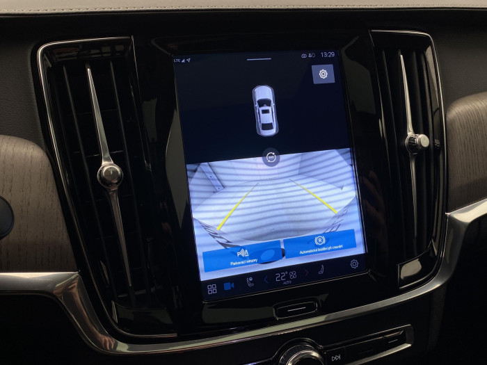 Volvo S90 B5 AWD BRIGHT REZERVACE