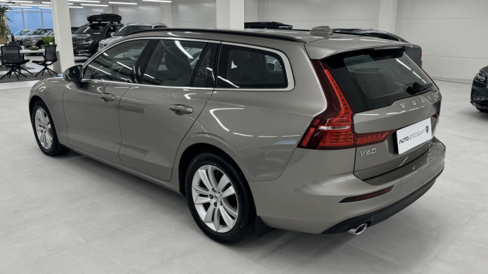 Volvo V60 B4 MOMENTUM AUT REZERVACE 2.0 Momentum