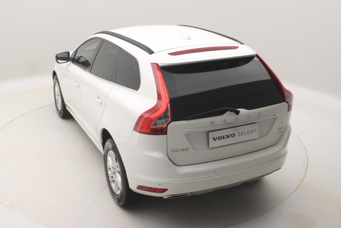 Volvo XC60 D4 AWD MOMENTUM REZERVACE 2.4 d Momentum