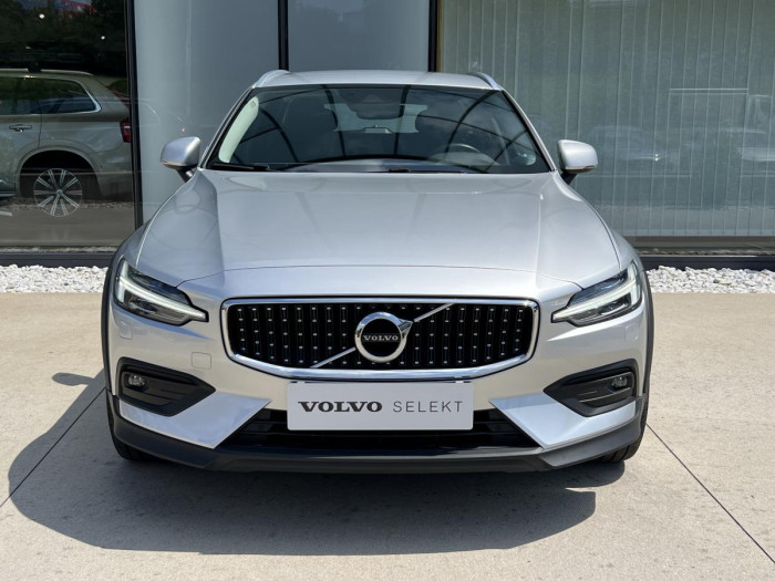 Volvo V60 CROSS COUNTRY B4 AWD REZERVACE