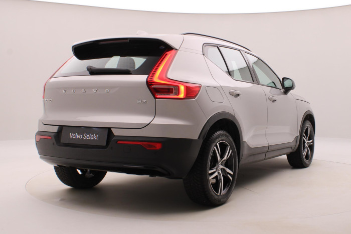 Volvo XC40 B3 DARK PLUS AUT CZ