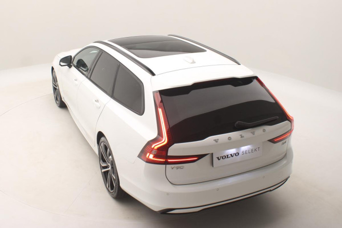 Volvo V90 B4 PLUS DARK AUT 1.maj