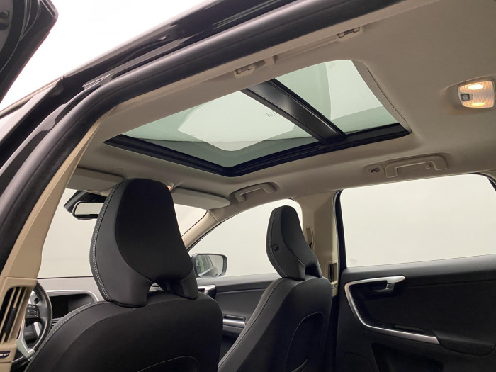 Volvo XC60 D3 AWD MOMENTUM PANORAMA 2.4 d Panorama Momentum