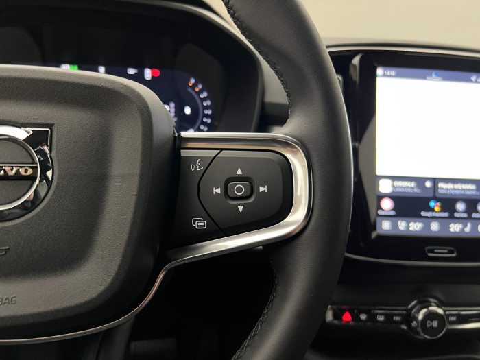 Volvo XC40 B3 DARK PLUS AUT