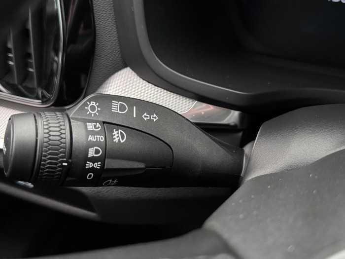 Volvo V60 B4 DARK PLUS AUT CZ 1.maj