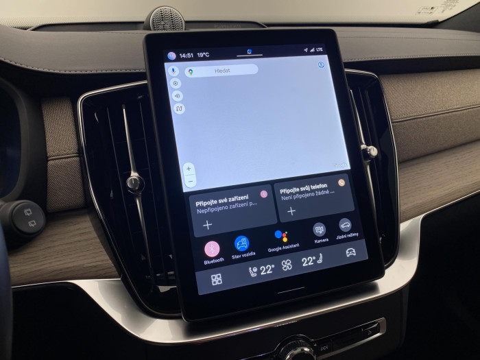 Volvo XC90 T8 AWD RECHARGE REZERVACE