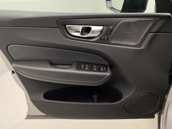 Volvo XC60 T6 AWD PLUG-IN DARK PLUS CZ