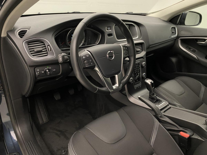 Volvo V40 T2 BLACK EDITION NAVIGACE 2.0 Edition