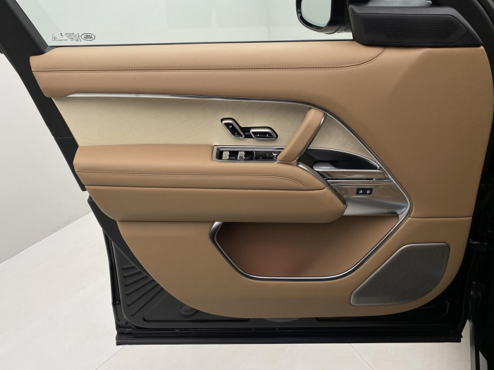 Land Rover Range Rover SV P615 SWB AWD AUT