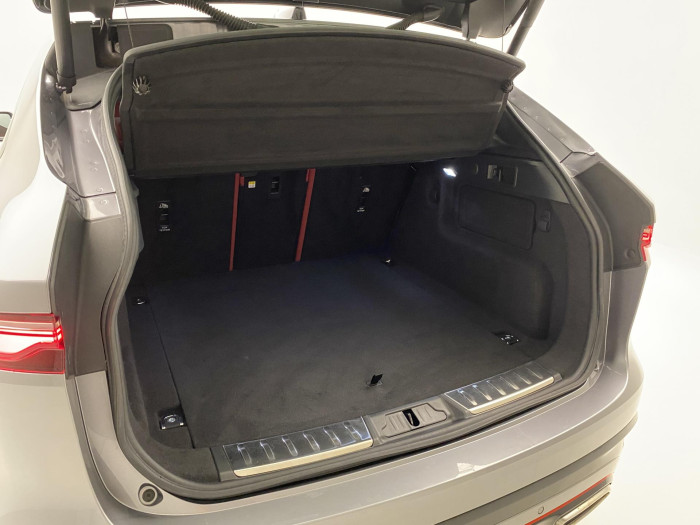 Jaguar F-Pace D300 S R-DYNAMIC AWD REZERVACE 3.0 d Dynamic