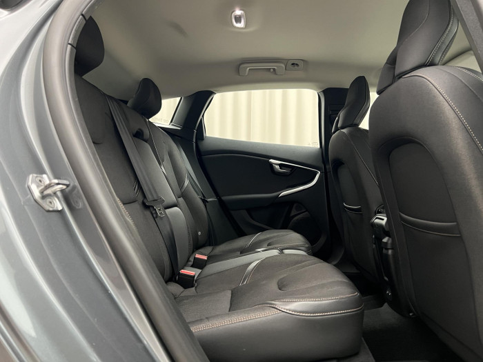 Volvo V40 CC D3 MOMENTUM 2.0 d CC CC Momentum