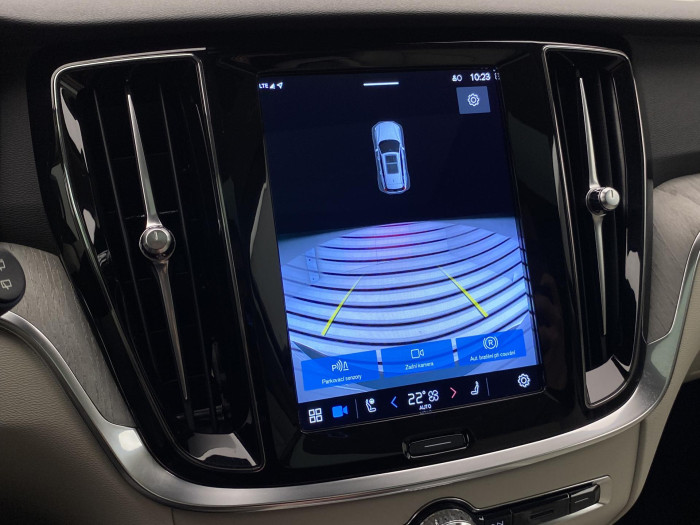 Volvo V60 CC B4 AWD BRIGHT PLUS AUT CZ