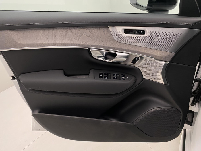 Volvo XC90 T8 AWD RECHARGE DARK ULTRA 7m