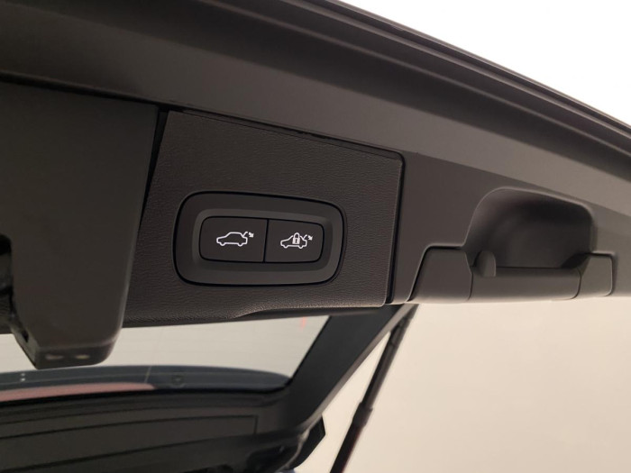 Volvo XC60 B4 AWD AUT DARK ULTIMATE