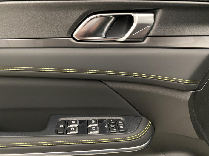 Lynk & Co 01 01 MORE PHEV