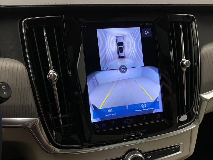 Volvo V90 CC B4 AWD ULTIMATE CZ 1.maj 2.0 CC CC