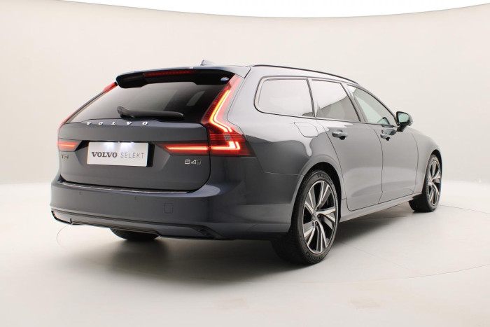 Volvo V90 B4 AWD ULTIMATE AUT CZ 1.maj.