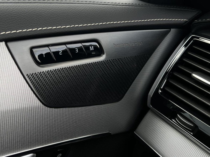 Volvo XC90 B5 AWD R-DESIGN 7 MÍSTNÁ Aut