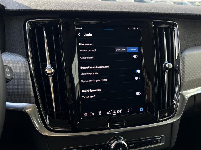 Volvo V90 B4 DARK PLUS Aut REZERVACE 2.0 Plus