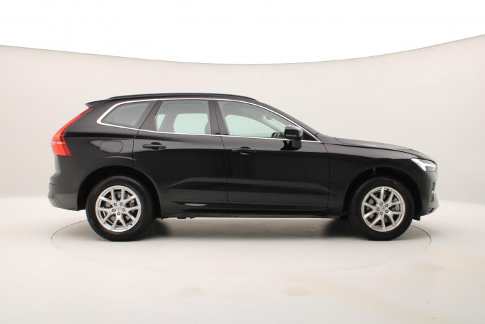 Volvo XC60 B4 MOMENTUM AUT REZERVACE 2.0 Momentum