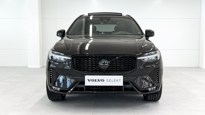 Volvo XC60 B5 AWD ULTIMATE REZERVACE