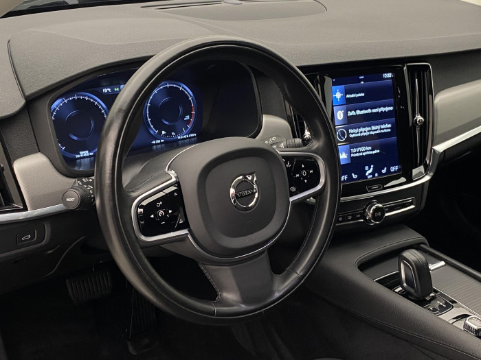 Volvo V90 B4 MOMENTUM AUT CZ 2.0 Momentum