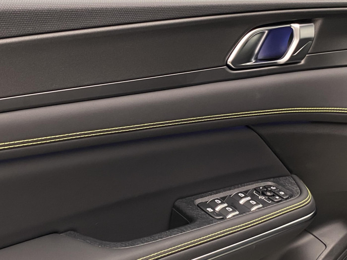 Lynk & Co 01 01 MORE PHEV