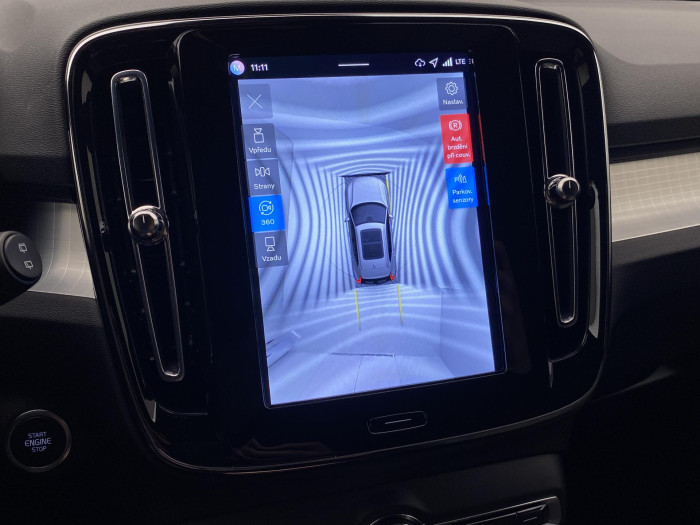 Volvo XC40 B3 DARK PLUS REZERVACE