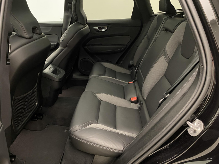Volvo XC60 B5 AWD PLUS BLACK EDITION AUT
