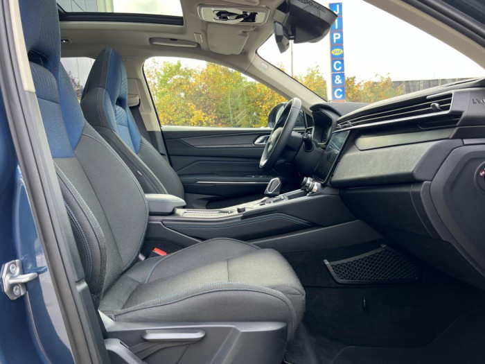 Lynk & Co 01 PHEV DCT Aut 1.maj.