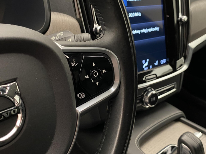 Volvo V90 CC B5 AWD MOMENTUM AUT CZ 2.0 CC CC Momentum