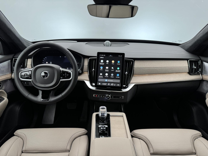 Volvo XC90 T8 AWD RECHARGE DARK ULTRA 7m