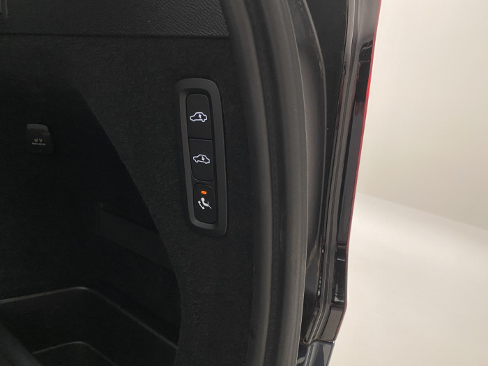 Volvo XC90 T8 AWD RECHARGE DARK ULTRA 7