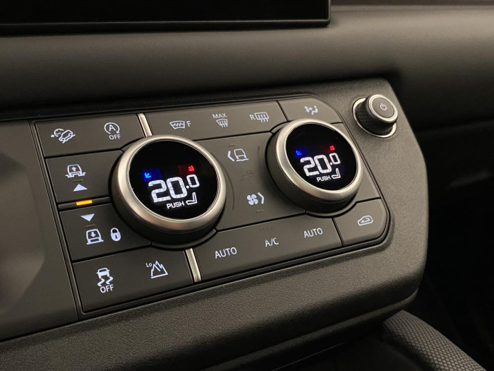 Land Rover Defender 110 V8 P525 AWD AUT REZERVACE 5.0 V8