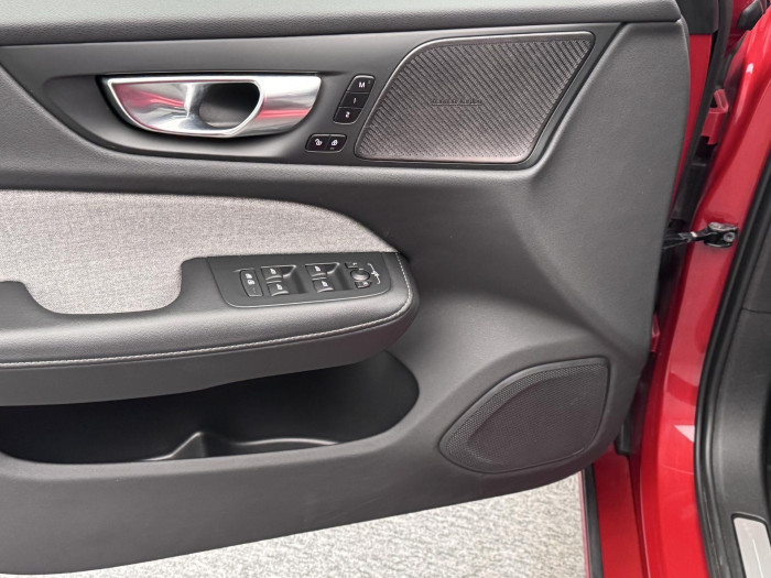 Volvo V60 T8 AWD RECHARGE INSCRIPTION