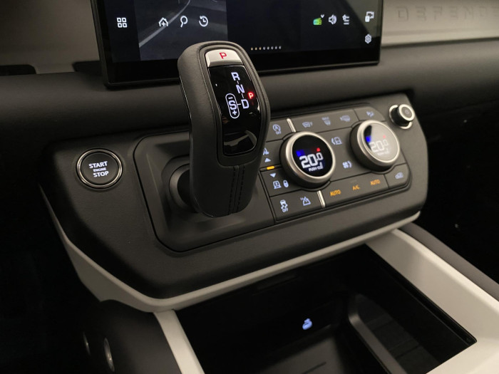 Land Rover Defender 110 D200 S AWD REZERVACE 3.0 d