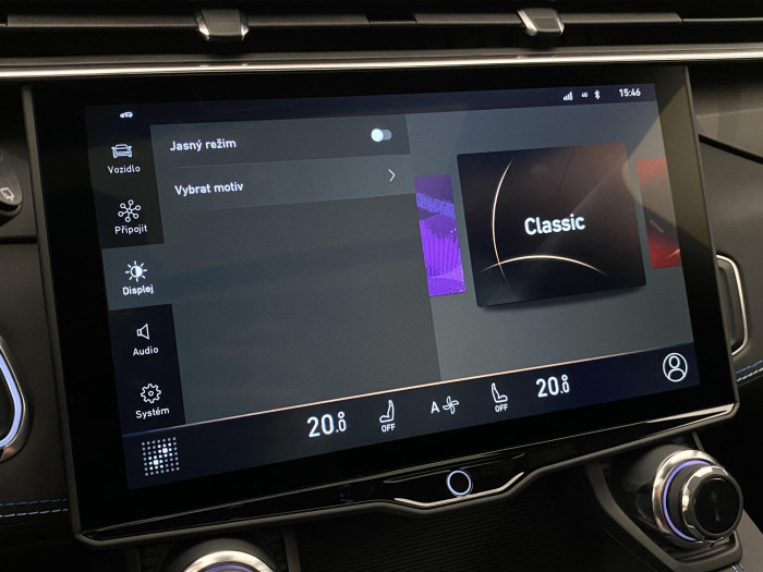 Lynk & Co 01 PHEV DCT AUT 1.maj REZERVACE