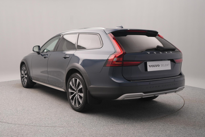 Volvo V90 CC B5 AWD PRO AUT REZERVACE 2.0 CC CC