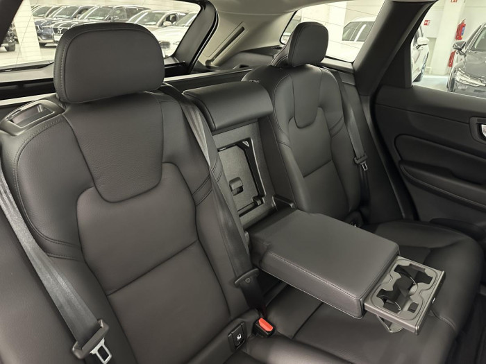 Volvo XC60 B4 AWD PLUS BRIGHT REZERVACE 2.0 Plus